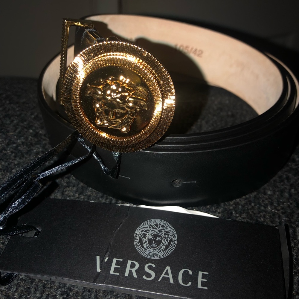 SOLD. Versace Medusa Medallion Leather Belt size 42
